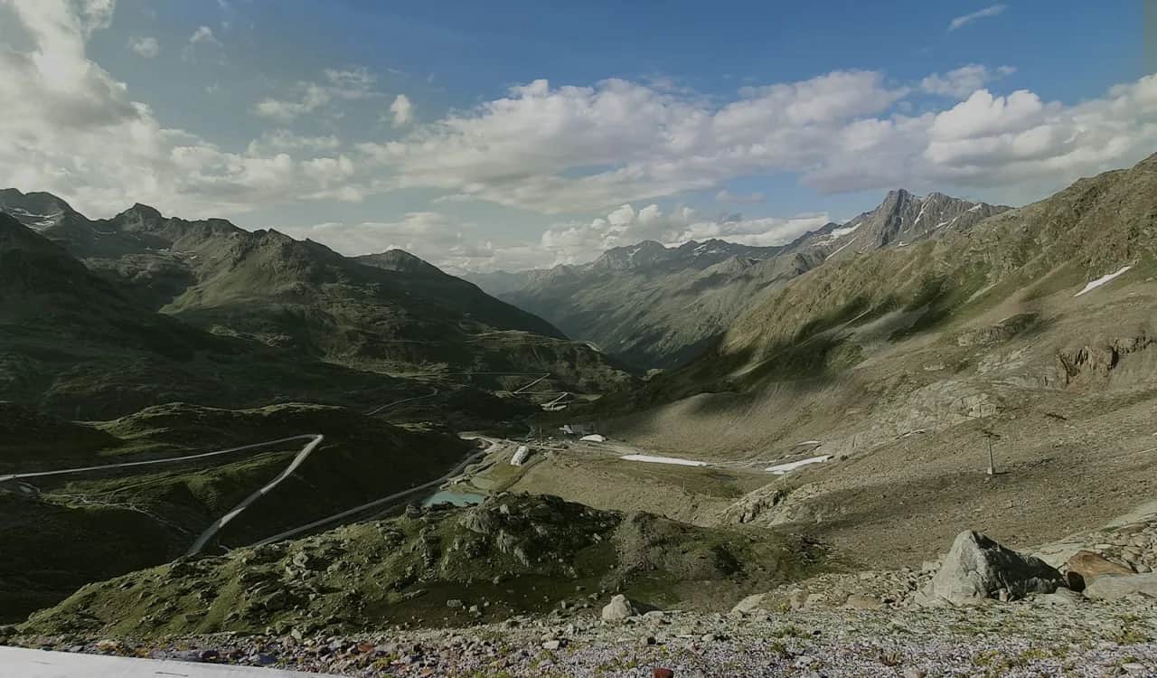 Trasy motocyklowe Łódzkie: odkryj nieznane i kręte drogi!