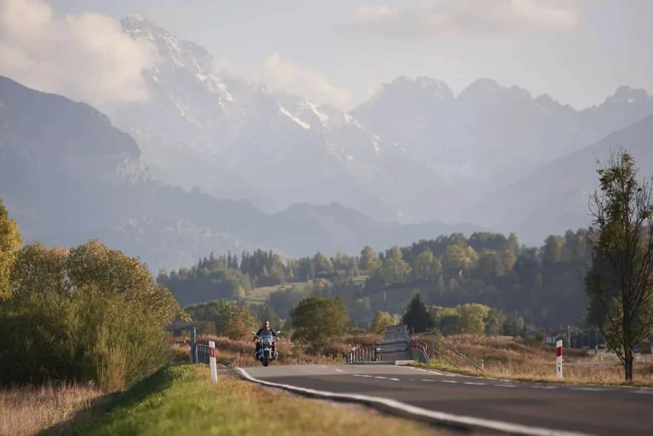 Trasy motocyklowe Podkarpacie: Twój przewodnik po górskich winklach