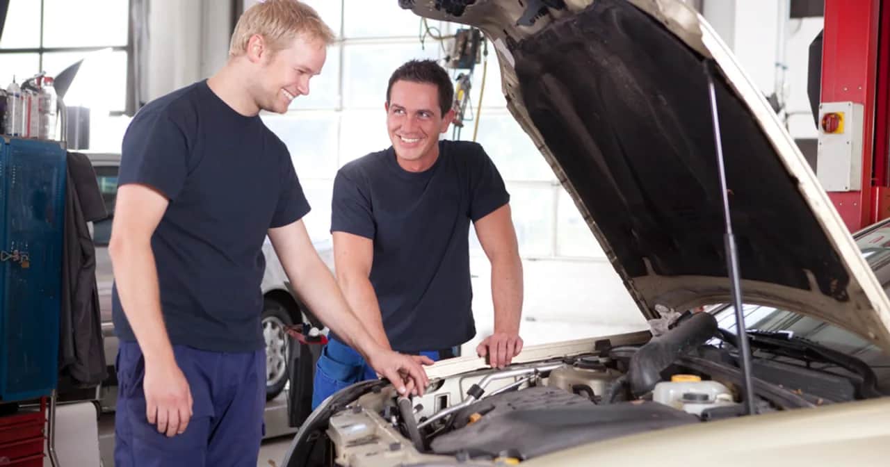 Motorower a pojazd silnikowy: Obalamy mity! Obowiązki i prawo jazdy