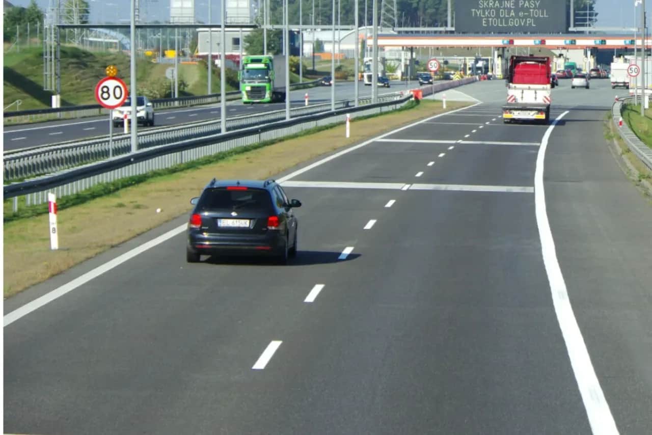 Ile na autostradzie? Prędkość, opłaty, mandaty wszystko w 1 miejscu