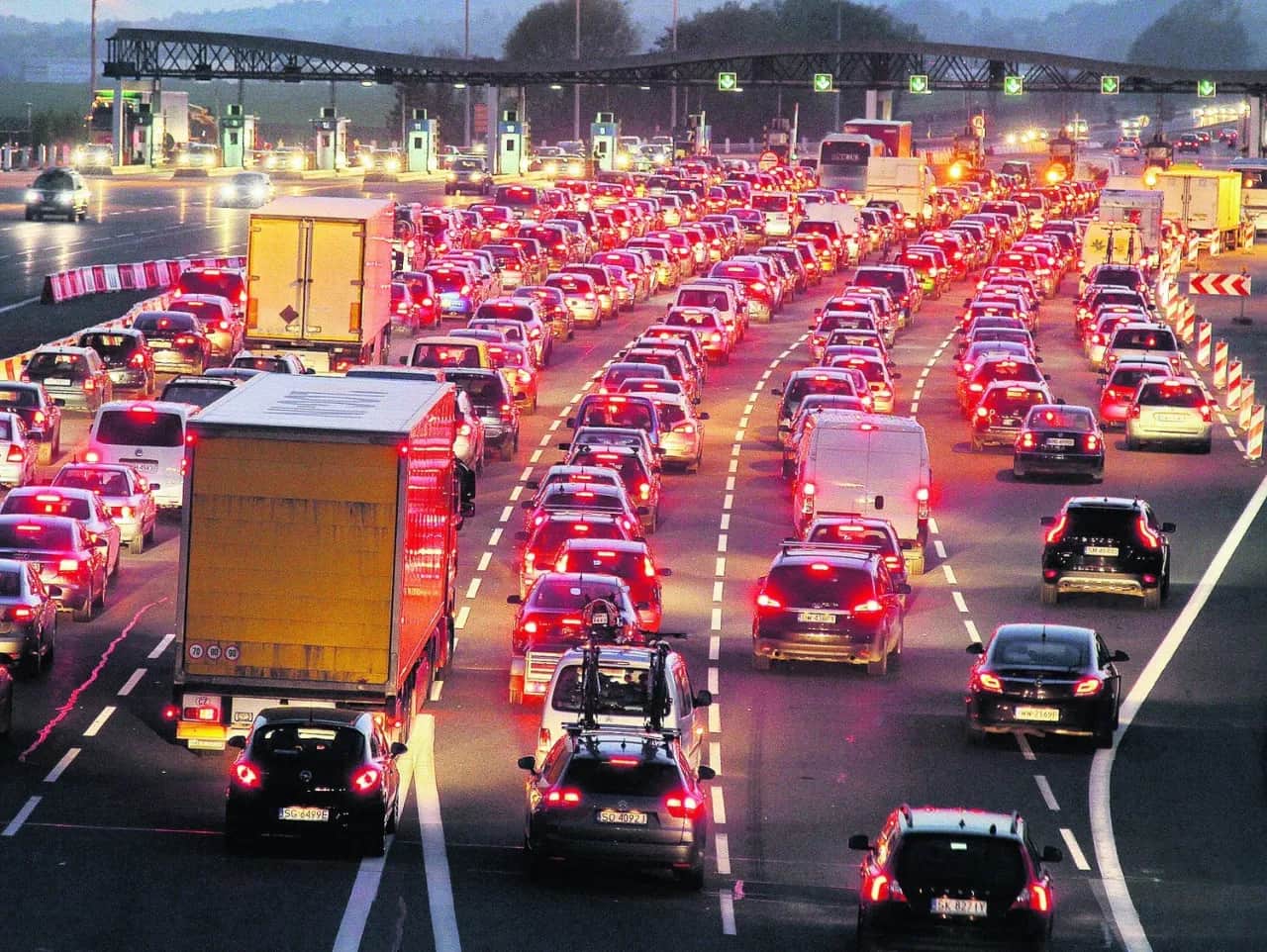 Autostrada A4 zamknięta? Co się dzieje i jak ominąć korek?